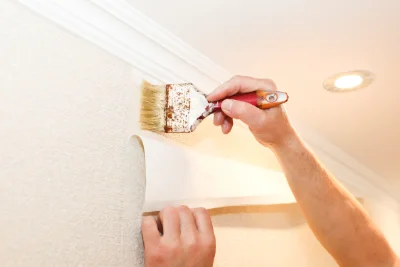 Pose de papier peint à Cardan — revêtements muraux et toiles de verre